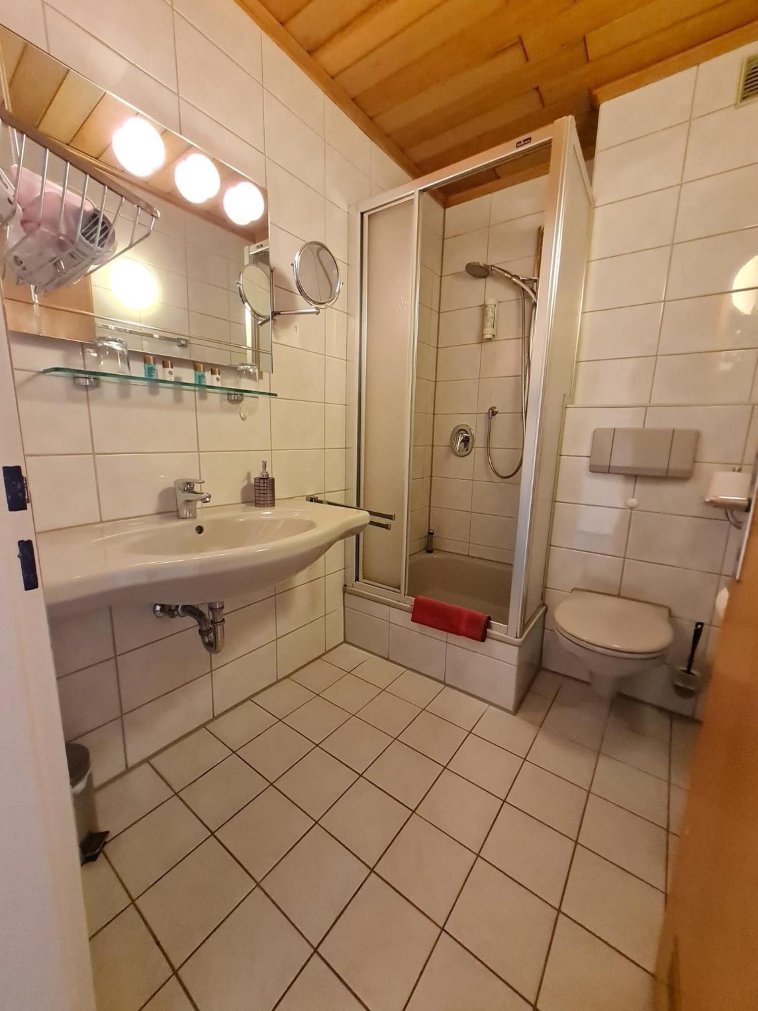 Hotel-Barbarossa-Garni Bei Hanau رودنباخ المظهر الخارجي الصورة