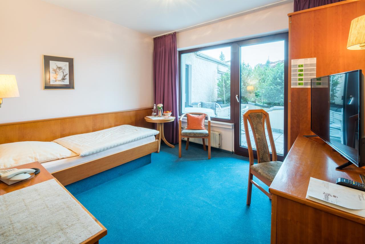 Hotel-Barbarossa-Garni Bei Hanau رودنباخ المظهر الخارجي الصورة